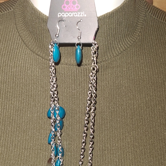 Paparazzi necklace and earing set. NWT - Picture 2 of 2